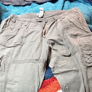 Olve green cargo capris